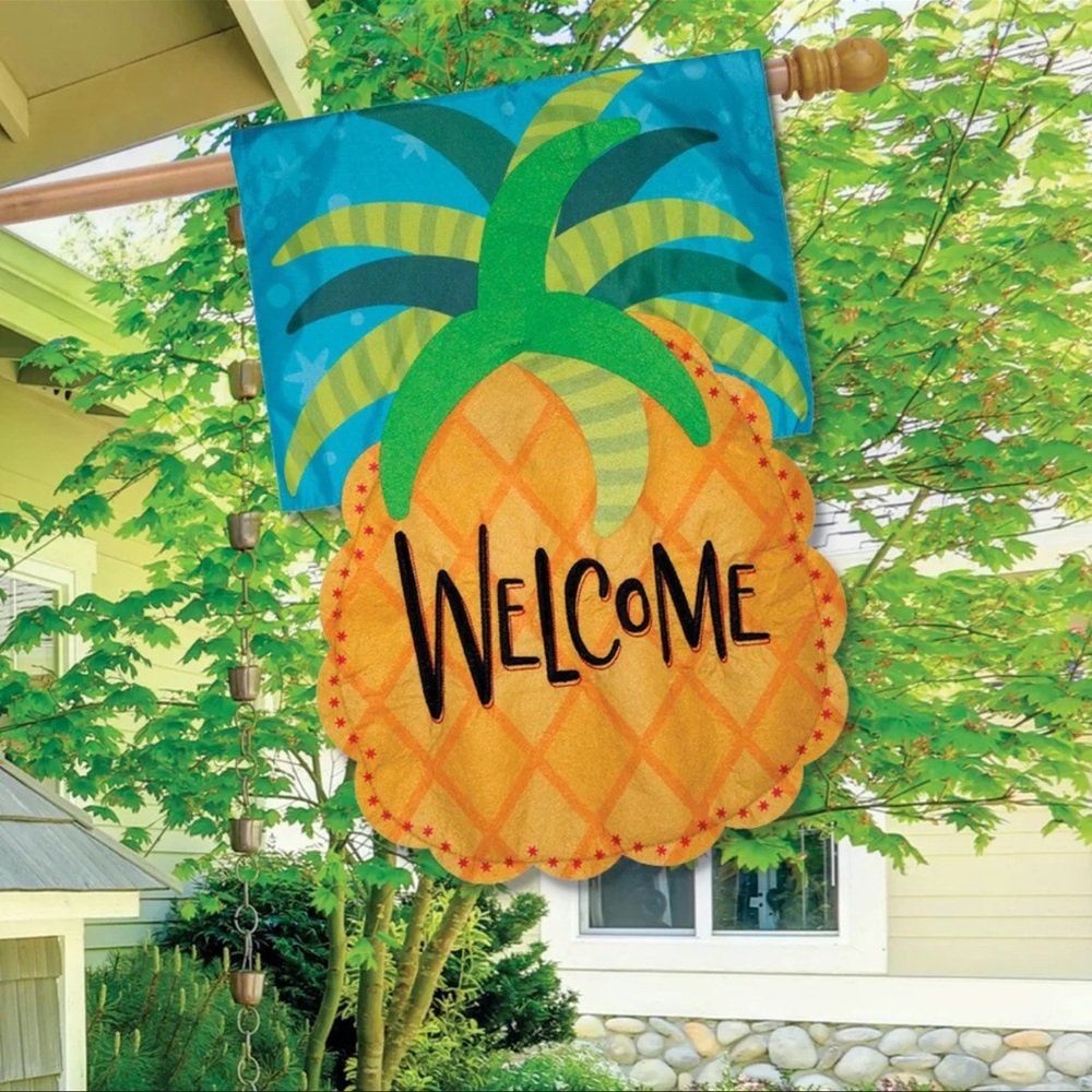 Pineapple welcome flag